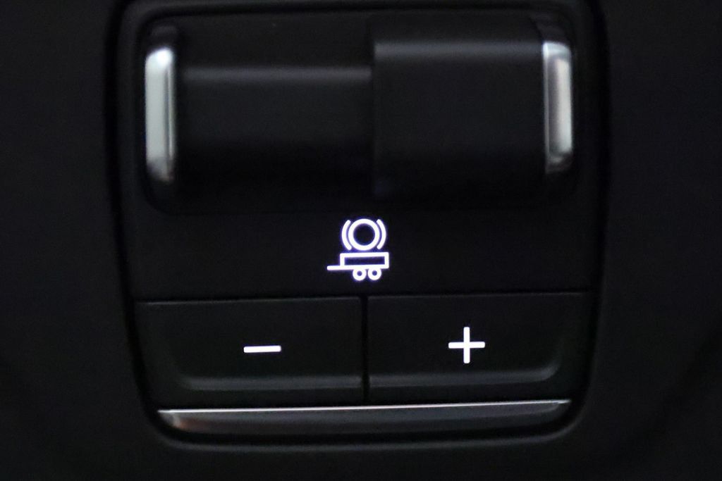 Used 2026 Cadillac Escalade Platinum Sport AWD/4WD image 30