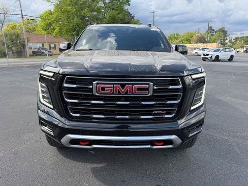 Used 2025 GMC Yukon AT4 w/ AT4 Premium Package image 5