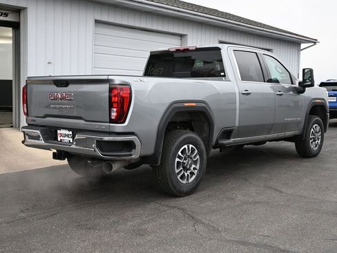 Used 2025 GMC Sierra 3500 SLE w/ SLE Value Package image 8