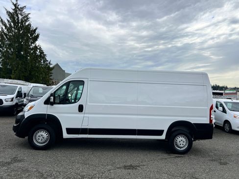 Used 2025 RAM ProMaster 3500 w/ Convenience Group image 4