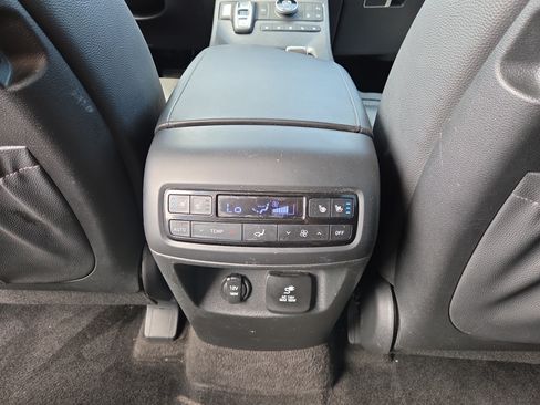 Used 2024 Hyundai Palisade Limited FWD image 10