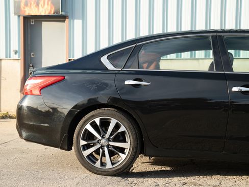 Used 2016 Nissan Altima 2.5 SR image 11