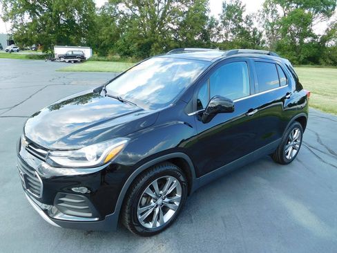 Used 2019 Chevrolet Trax LT w/ Driver Confidence Package FWD image 4