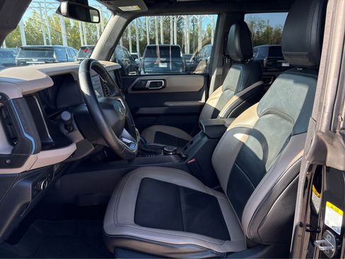 Used 2021 Ford Bronco Wildtrak image 9