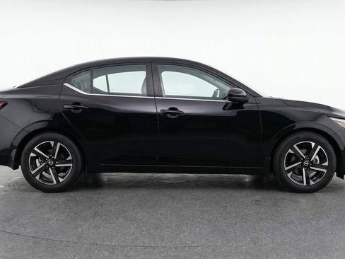 Used 2025 Nissan Sentra SV FWD image 11