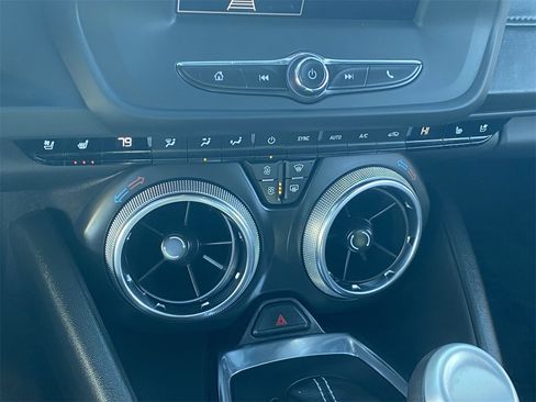 Used 2022 Chevrolet Camaro LT image 27