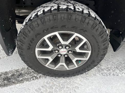 Used 2021 GMC Canyon AT4 w/ Trailering Package image 9