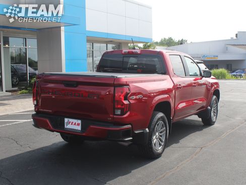 Used 2023 Chevrolet Colorado LT w/ LT Convenience Package II AWD/4WD image 4