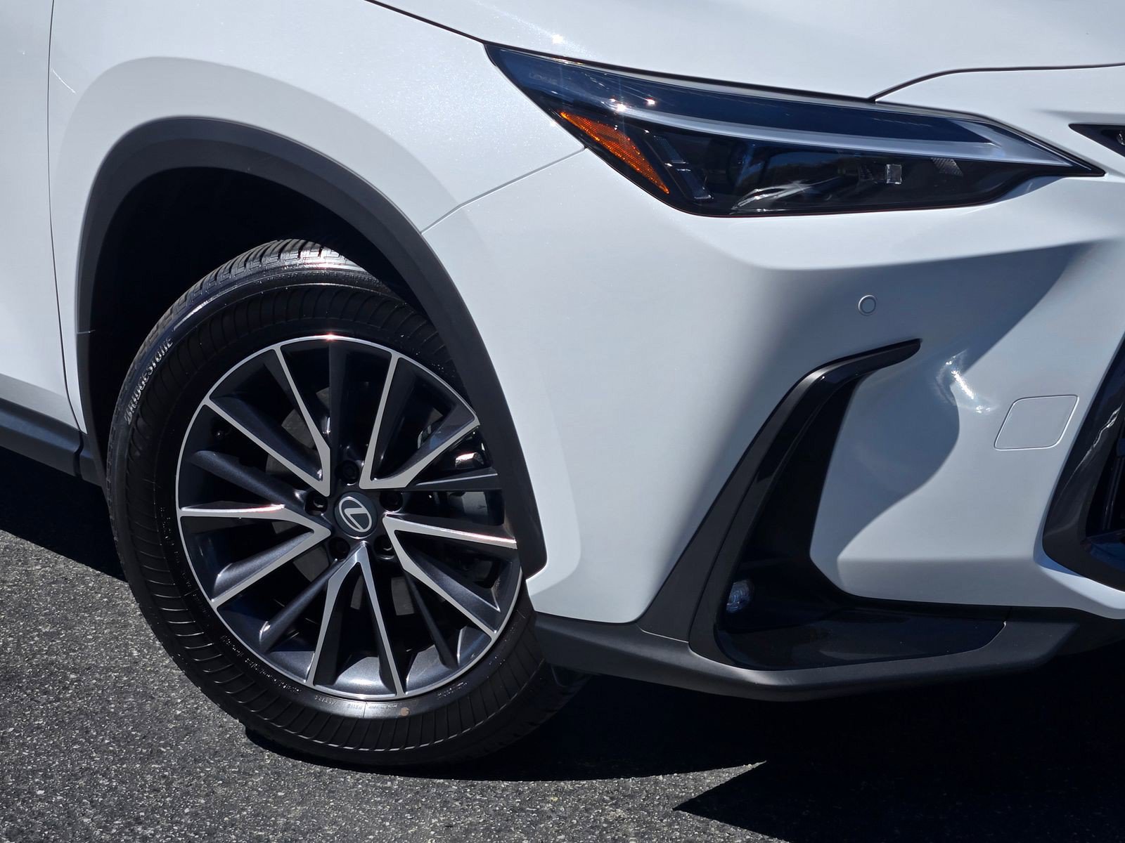Certified 2026 Lexus NX 350h AWD w/ Accessory Package (2T) image 9