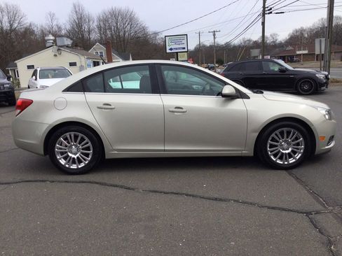 Used 2013 Chevrolet Cruze Eco w/ Enhanced Safety Package image 7