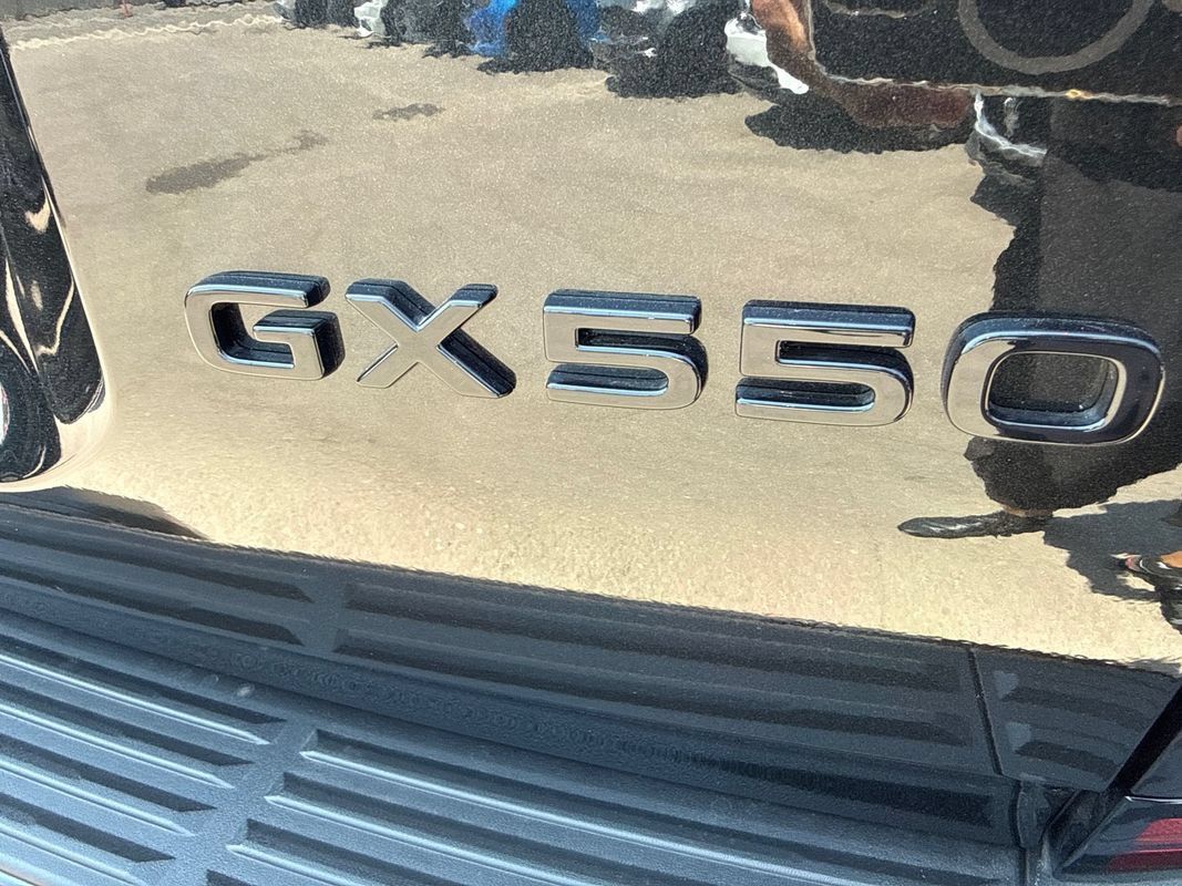 Used 2026 Lexus GX 550 w/ Accessory Package (2T) AWD/4WD image 11