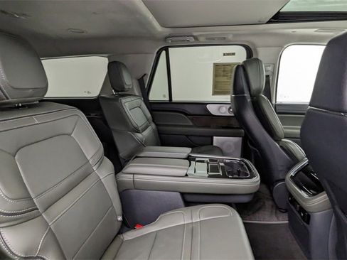 Used 2023 Lincoln Navigator Black Label image 41