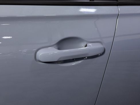 Used 2025 Honda Pilot Black Edition image 15