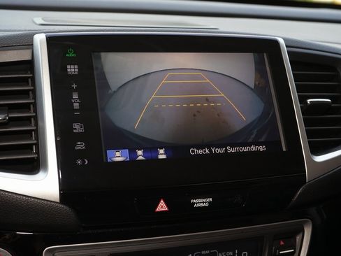 Used 2016 Honda Pilot Touring image 9