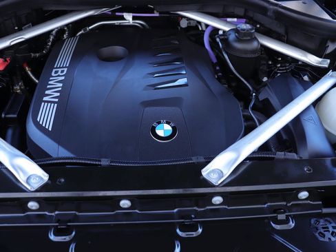 Used 2025 BMW X5 xDrive40i w/ Premium Package image 39