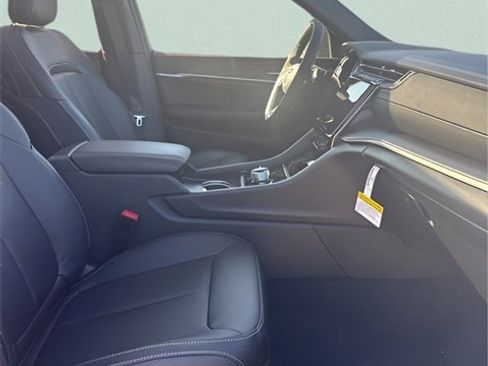 New 2025 Jeep Grand Cherokee Limited image 29