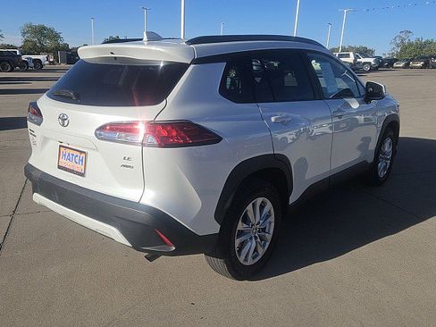 Used 2024 Toyota Corolla Cross LE AWD/4WD image 5