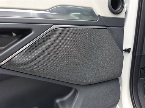 New 2025 Lincoln Navigator Reserve image 18