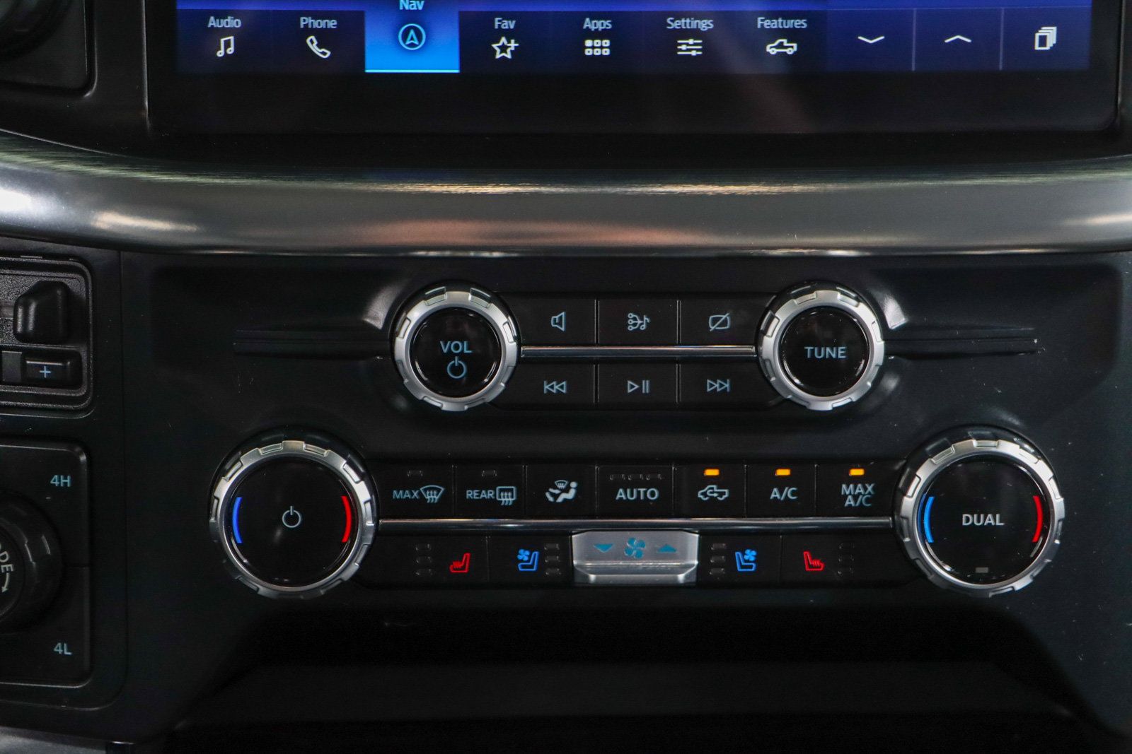 Used 2023 Ford F150 Lariat w/ Equipment Group 502A High AWD/4WD image 21