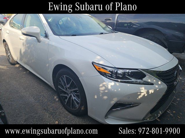 Used 2017 Lexus ES 350 w/ Luxury Package FWD image 2