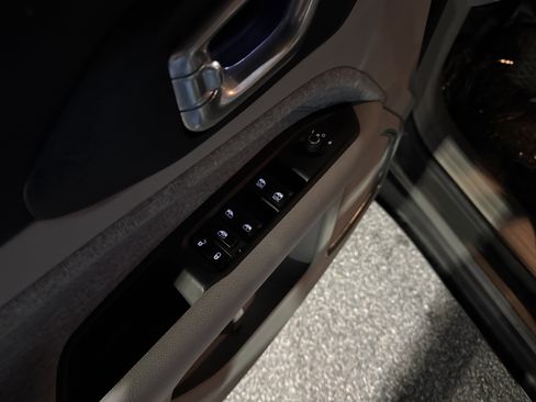 Used 2023 Jeep Compass Latitude w/ Convenience Group image 17