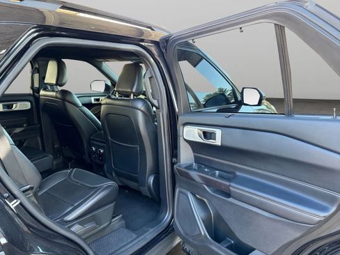 Used 2020 Ford Explorer ST w/ ST Street Pack image 16