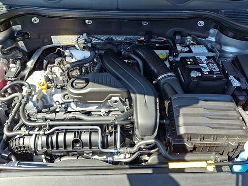 Certified 2025 Volkswagen Taos S AWD/4WD image 28