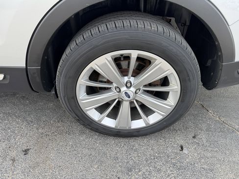 Used 2019 Ford Explorer Limited w/ Class III Trailer Tow Package image 39