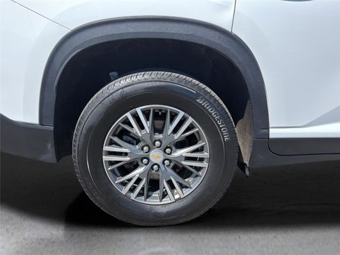 Used 2024 Chevrolet Traverse LT AWD/4WD image 42