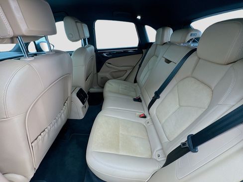 Used 2019 Porsche Macan AWD/4WD image 15