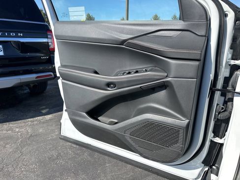 New 2026 Jeep Cherokee Limited AWD/4WD image 17