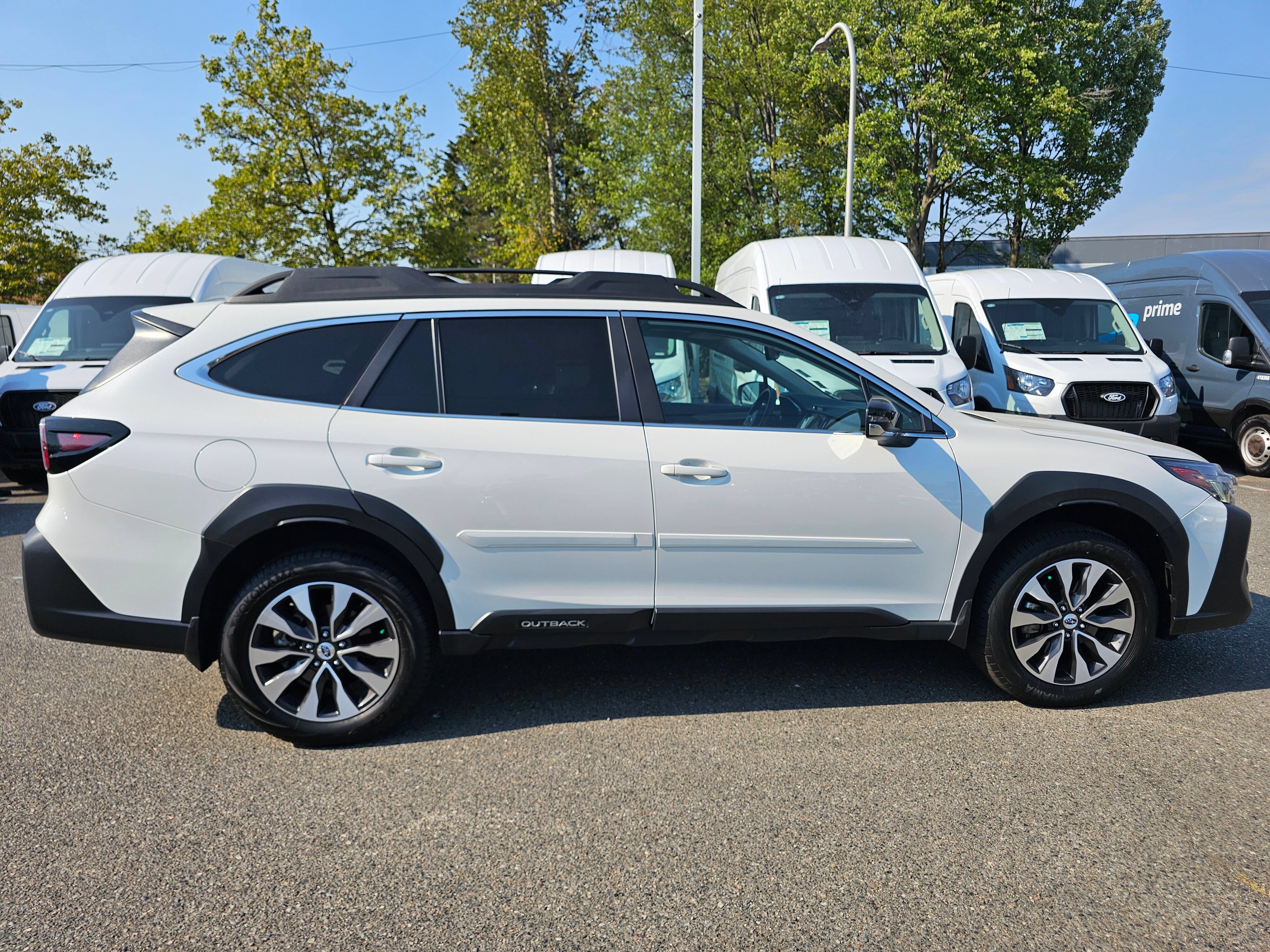 Used 2025 Subaru Outback Limited AWD/4WD image 4