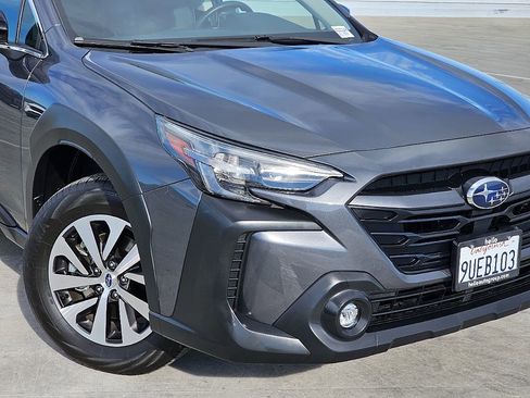 Used 2025 Subaru Outback Premium image 6