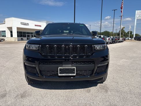 New 2025 Jeep Grand Cherokee L Limited w/ Luxury Tech Group II image 8