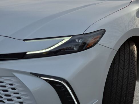 Used 2025 Toyota Camry XSE image 30