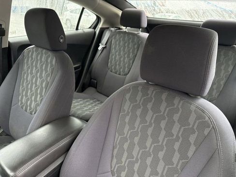Used 2014 Chevrolet Volt Base image 18