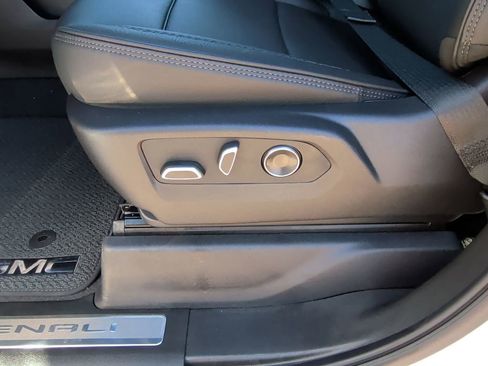 New 2026 GMC Sierra 2500 Denali w/ Denali Reserve Package image 14