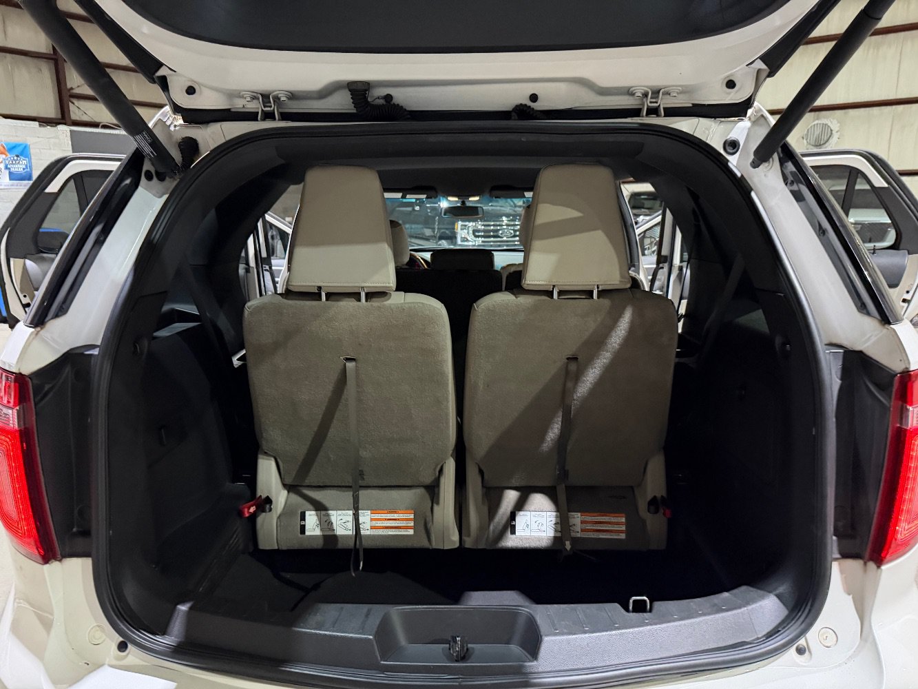 Used 2011 Ford Explorer XLT w/ 202A Rapid Spec Order Code FWD image 19