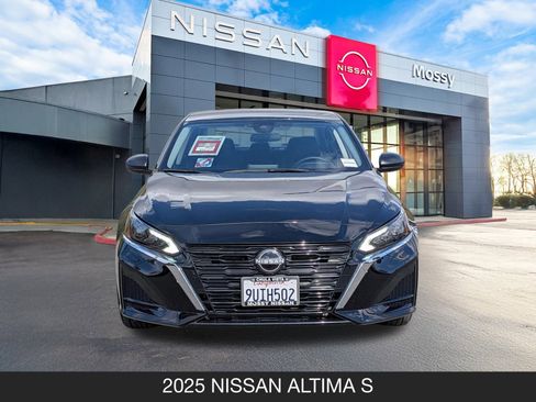 Certified 2025 Nissan Altima 2.5 S image 4