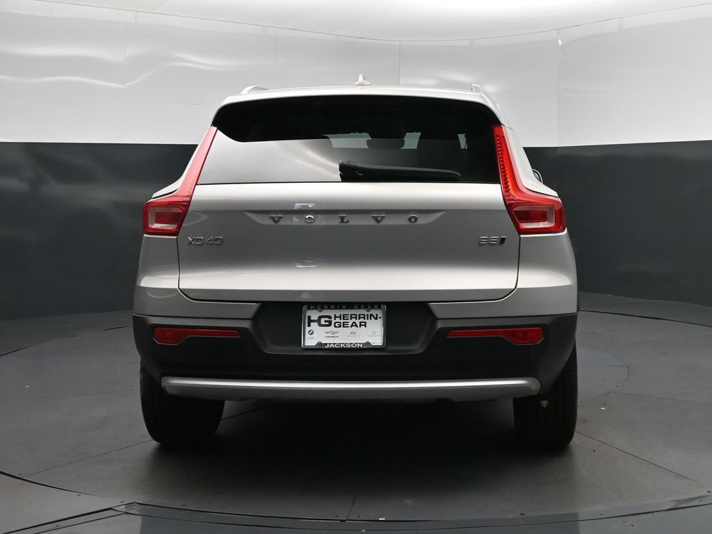 Used 2025 Volvo XC40 B5 Plus AWD/4WD image 6