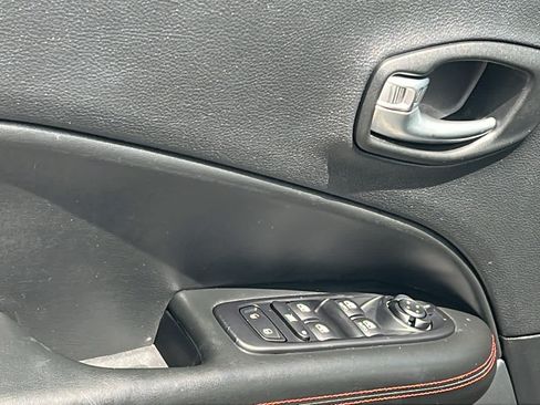 Used 2020 Jeep Compass Trailhawk AWD/4WD image 22