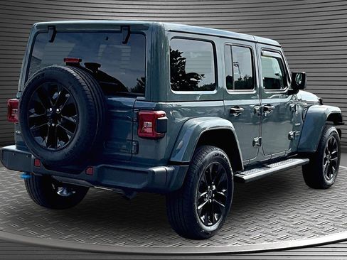 Used 2024 Jeep Wrangler Unlimited Sahara w/ Technology Group AWD/4WD image 6