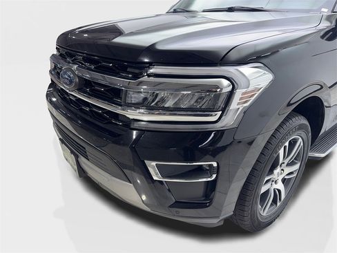 Used 2022 Ford Expedition Max Limited image 16