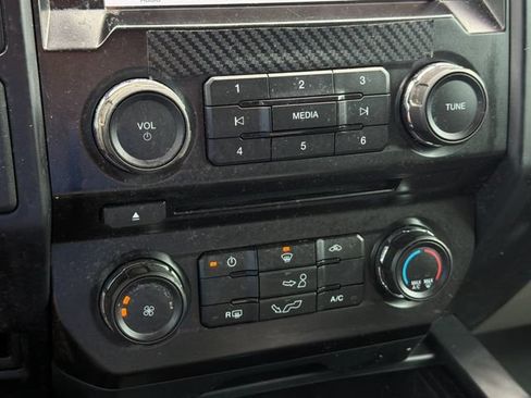 Used 2017 Ford F150 XL w/ Equipment Group 101A Mid RWD image 19
