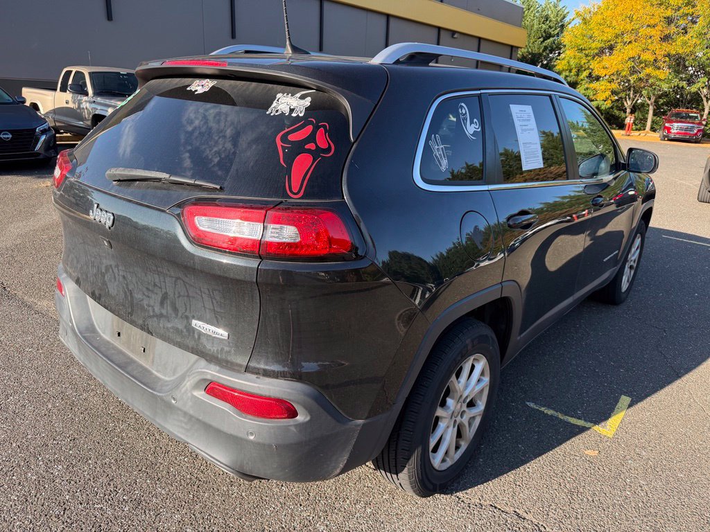 Used 2016 Jeep Cherokee Latitude w/ Safety/Convenience Group AWD/4WD image 7