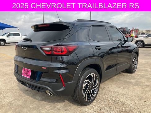 Used 2025 Chevrolet TrailBlazer RS w/ Convenience Package image 7