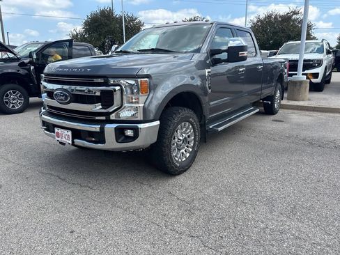 Used 2022 Ford F350 XLT w/ XLT Premium Package AWD/4WD image 2