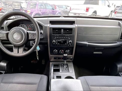 Used 2012 Jeep Liberty Sport w/ Driver Convenience Group image 7