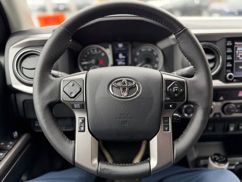 Used 2020 Toyota Tacoma SR5 image 8