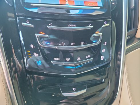 Used 2019 Cadillac Escalade Platinum AWD/4WD image 16
